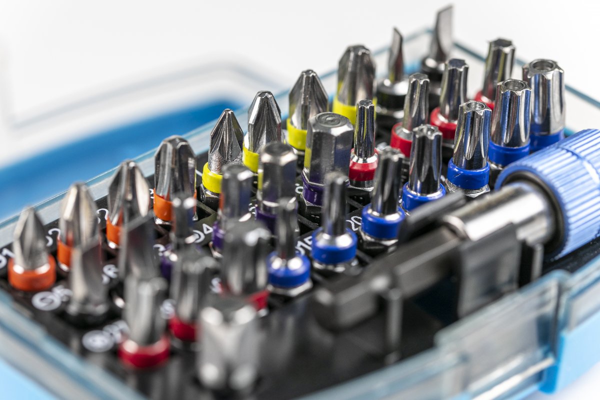 Set bitova križni/ravni/torx 32-dijelni, u plastičnoj kutiji, S2