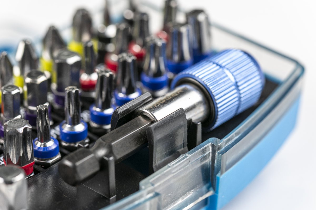 Set bitova križni/ravni/torx 32-dijelni, u plastičnoj kutiji, S2